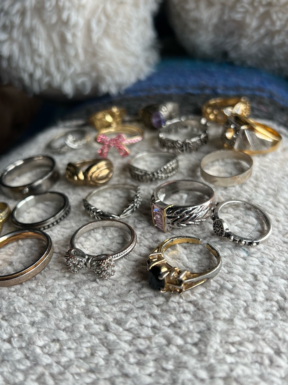 Lot Of 19 Rings - Picture 3 of 7